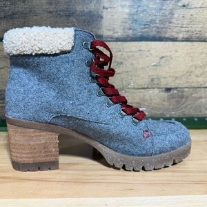 Kork-Ease Gray Boots with Red Laces